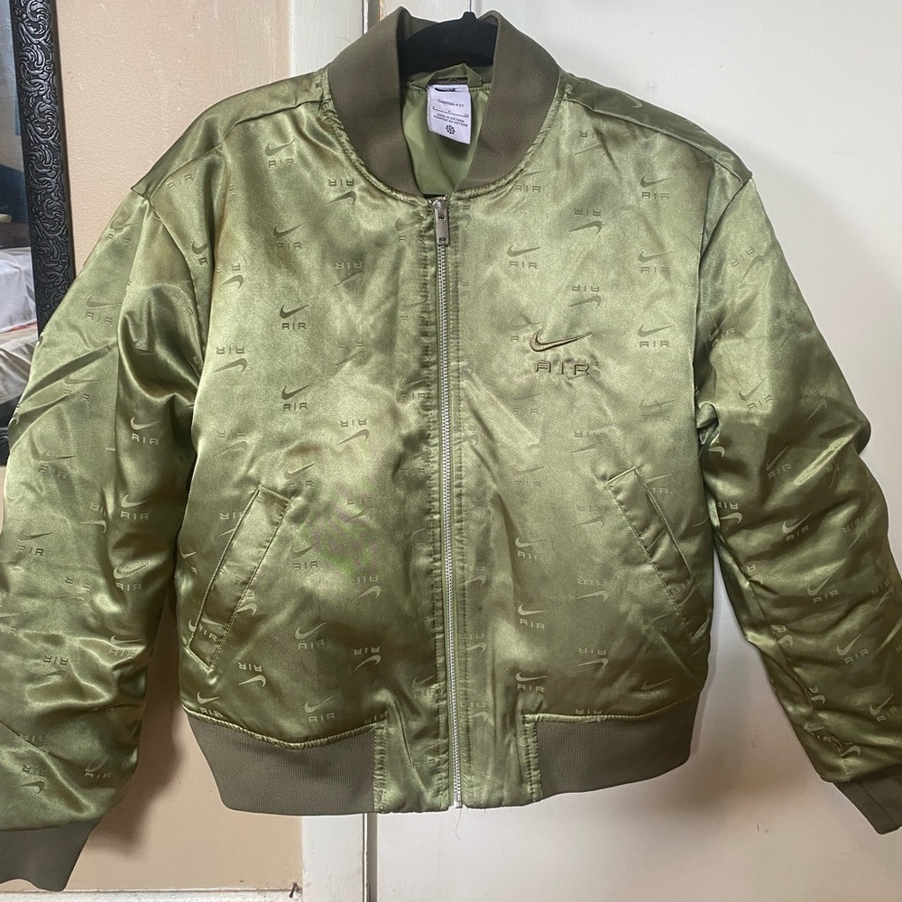 Nike women's puffer coat. Olive green, size small